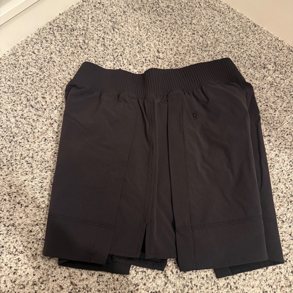 Stretch woven Lululemon shorts